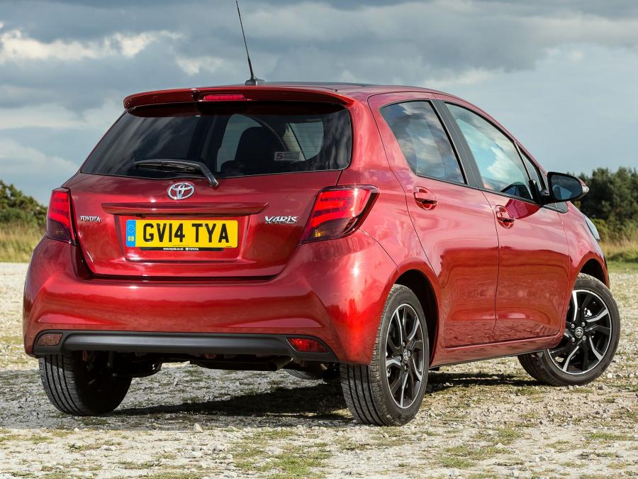  Toyota Yaris 5-Door 2014 года  (UK) (фото 7 из 38)
